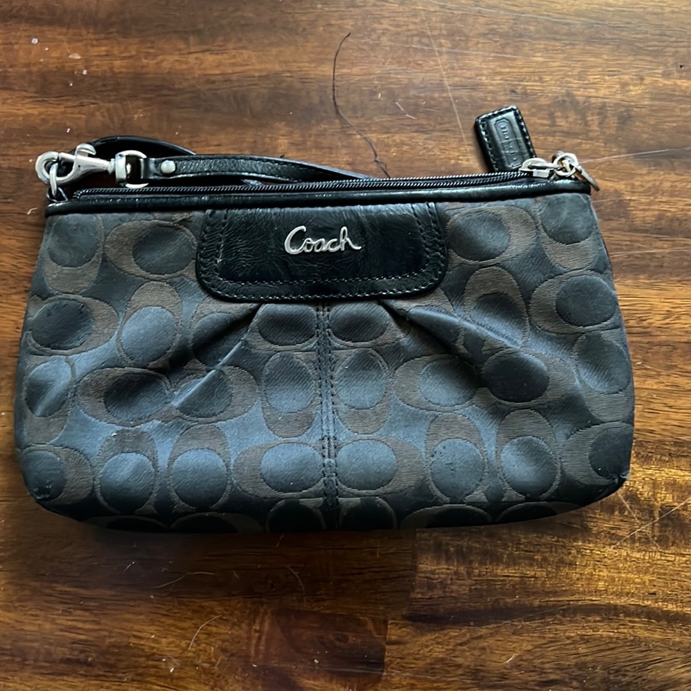 Coach wristlet, 8 card slots, small inside pocket